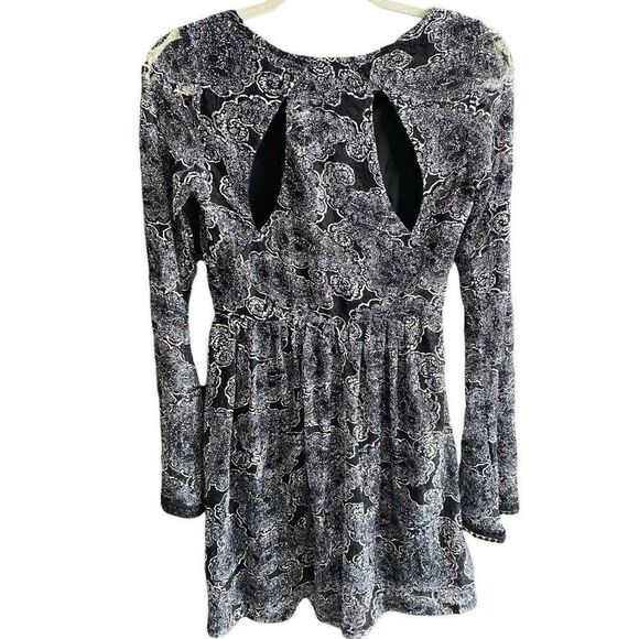 Mi Ami Francesca’s Dress Boho Black White Long Sleeve Mini Dress Size XS - Picture 2 of 5